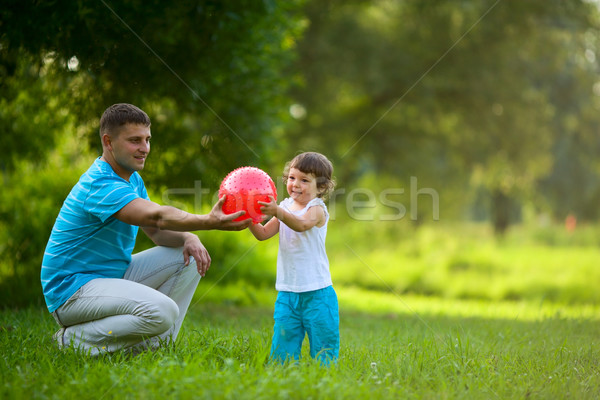 Stock fotó: Játszik · labda · boldog · család · kint · nyár · tevékenység