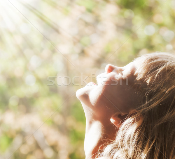 Kind Sonne jungen lächelnd Strahlen Licht Stock foto © Saracin