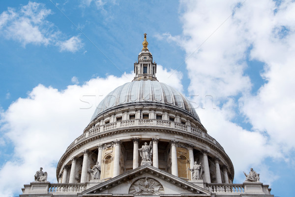 Közelkép kupola katedrális London Anglia égbolt Stock fotó © sarahdoow