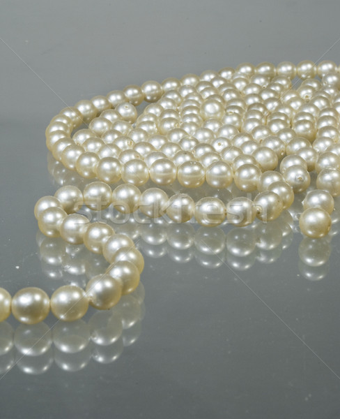 Perles mode beauté blanche Photo stock © Sarkao