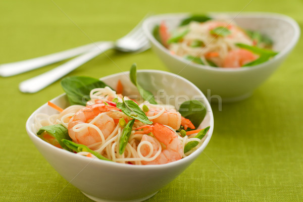 Garnéla tészta saláta baba spenót répák Stock fotó © sarsmis