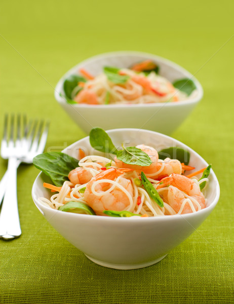 Garnaal salade baby spinazie wortelen Stockfoto © sarsmis