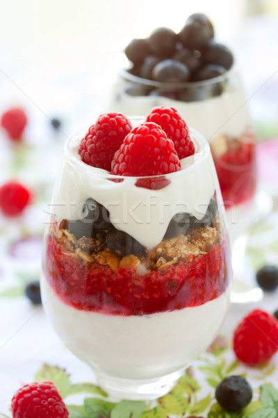 Foto stock: Framboesa · creme · granola · fruto · verão