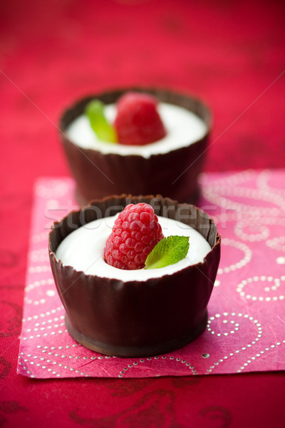 Шоколадный мусс малиной белый десерта служивший свежие Сток-фото © sarsmis