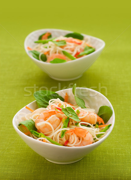 [[stock_photo]]: Crevettes · salade · bébé · épinards · carottes