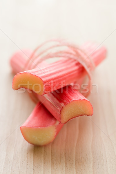 Rabarbar drewniany stół lata różowy jeść Zdjęcia stock © sarsmis
