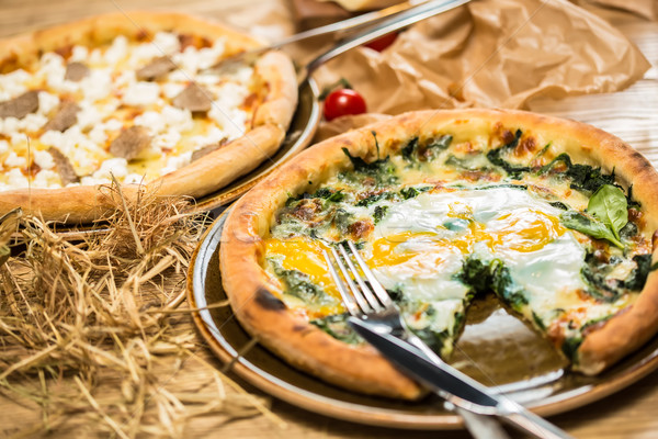 Foto stock: Pizza · ovo · café · da · manhã · foco · verde · pão