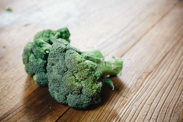 Stok fotoğraf: Yeşil · brokoli · ahşap · masa · yaprak · sağlık · tablo