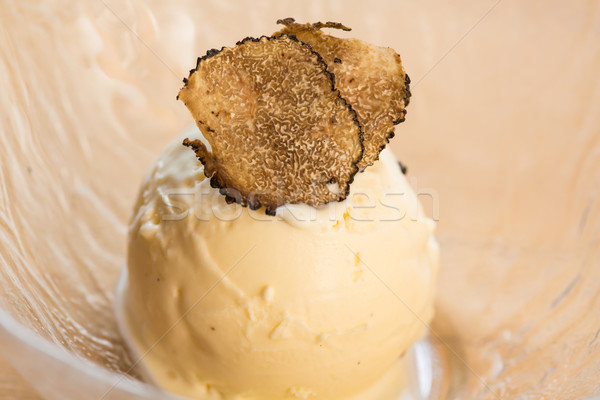 Crème glacée sundae mise au point sélective alimentaire verre été Photo stock © sarymsakov