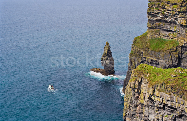 Klippen Boot Irland Wasser Landschaft Meer Stock foto © sbonk