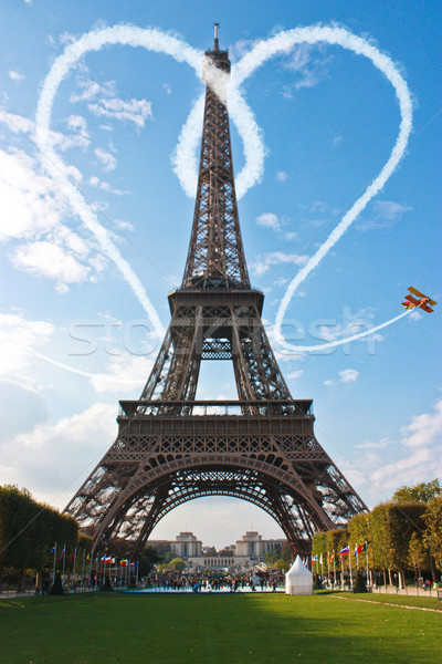 Szeretet Párizs Eiffel-torony város nap szív Stock fotó © sdecoret