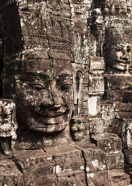 Foto stock: Dois · faces · torres · templo · angkor · cara