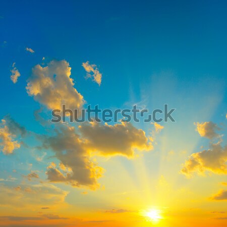 Schönen hellen Sonnenuntergang himmlisch Wolken Natur Stock foto © serg64
