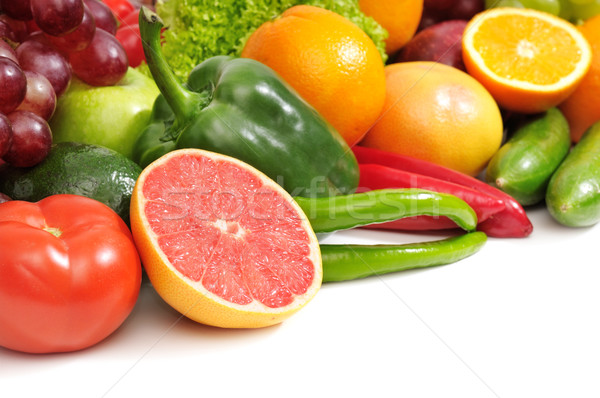 新鲜 · 水果 · 蔬菜 · 孤立 ·白· 苹果 / fresh fruits and