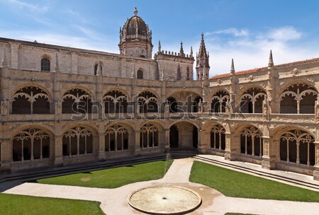 Fântână tribunal manastire Lisabona Portugalia cer Imagine de stoc © serpla