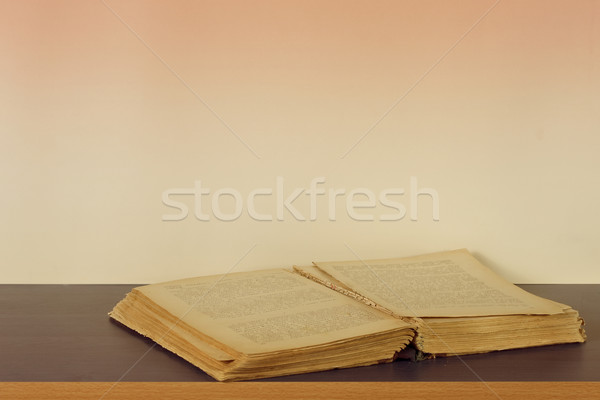 Foto stock: Livro · aberto · retro · lugar · texto · escolas · projeto