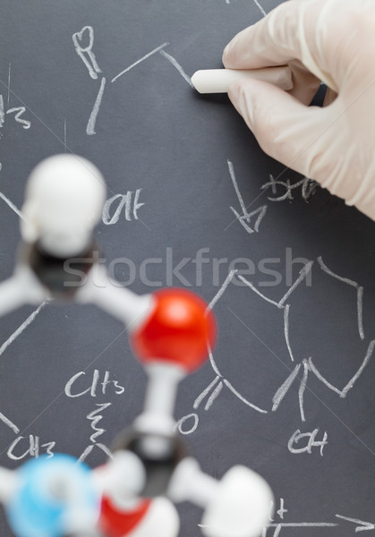 Química investigador escrito pizarra modelo primer plano Foto stock © ShawnHempel