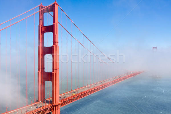 Golden Gate Bridge célèbre San Francisco partie couvert brouillard Photo stock © ShawnHempel