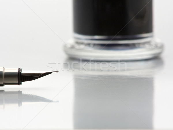 Wieczne pióro pióro czarny atramentu biały studio Zdjęcia stock © ShawnHempel