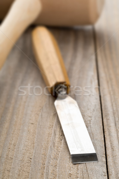 Fából készült véső fa asztal asztal szelektív fókusz penge Stock fotó © ShawnHempel