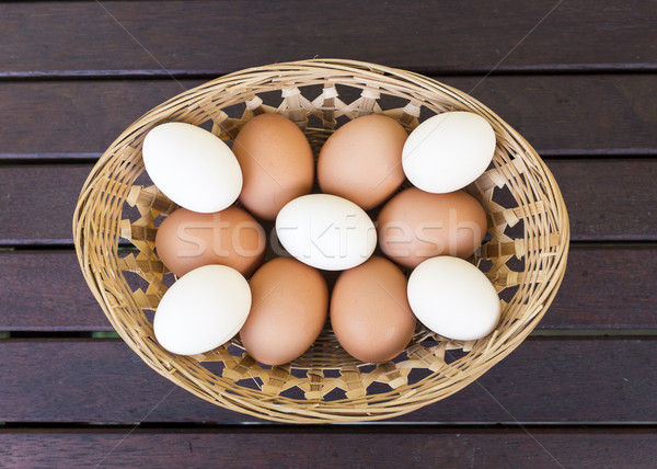 Undici fresche uova cinque bianco sei Foto d'archivio © silkenphotography