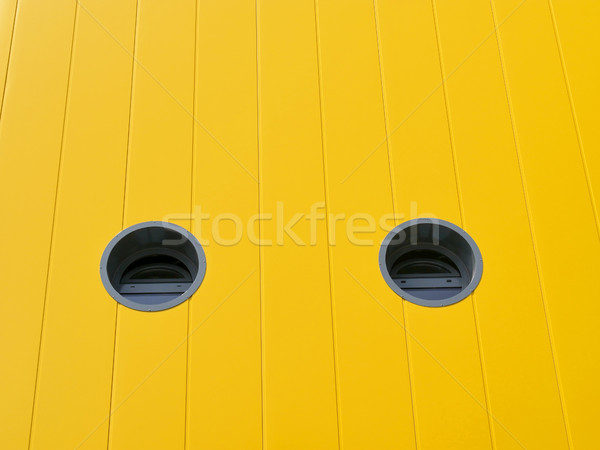 Ferestre cladire moderna nou galben metal panou Imagine de stoc © simazoran