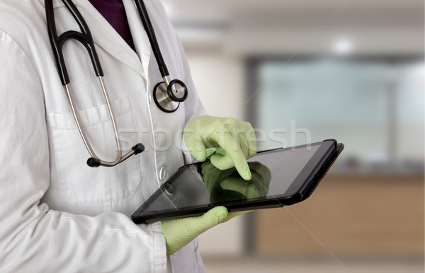 Foto d'archivio: Medico · tablet · ospedale · digitando · medici · record