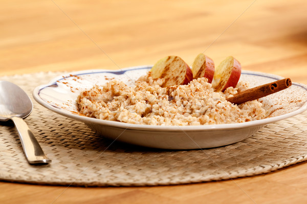 商業照片: 蘋果 · 肉桂 ·碗· 木桌 · 食品 · 時尚 / a bowl of