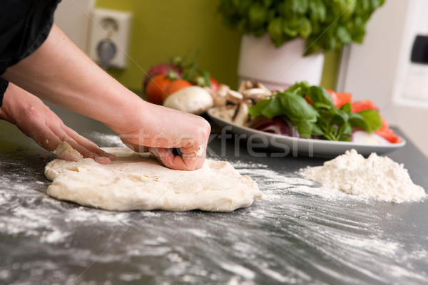 Kneten Brot Paar weiblichen Hände Pizza Stock foto © SimpleFoto