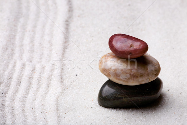 Zen stâncă grădină roci nisip Imagine de stoc © SimpleFoto