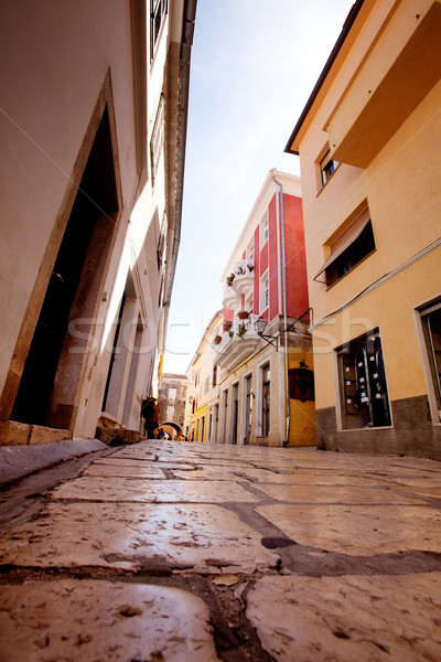 Macskakő út kicsi csinos utca épület Stock fotó © SimpleFoto