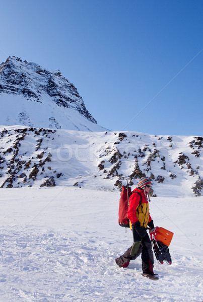 Vrouwelijke winter berg landschap vrouw natuur Stockfoto © SimpleFoto