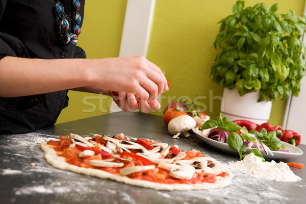 Сток-фото: домашний · итальянский · стиль · пиццы · молодые · женщины