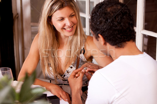 Stockfoto: Man · ring · geschenk · vrouwelijke · outdoor · cafe