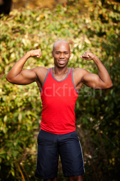 肌肉 健身 男 二頭肌 孤立 綠色 商業照片 © SimpleFoto