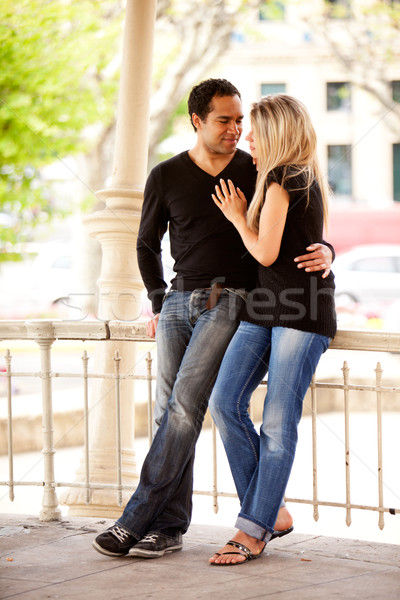 Cuplu vacanţă fericit urban dragoste frumuseţe Imagine de stoc © SimpleFoto