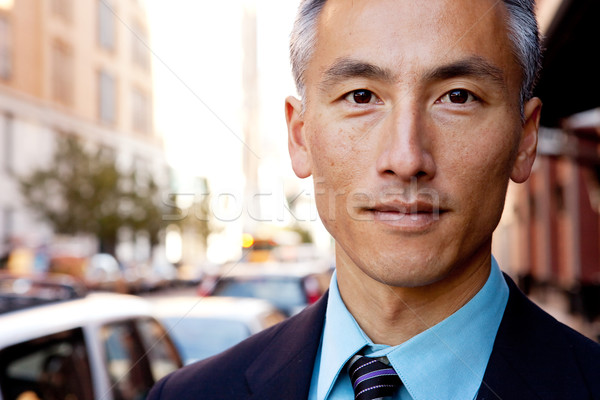 Om de afaceri de succes stradă afaceri faţă om Imagine de stoc © SimpleFoto