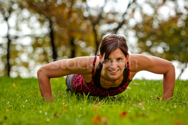 Fitness femminile parco donna Foto d'archivio © SimpleFoto