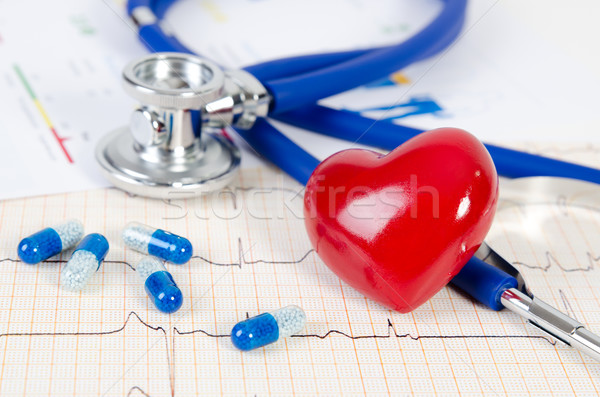 Gezondheidszorg hart stethoscoop geneeskunde pil gezondheidszorg Stockfoto © simpson33