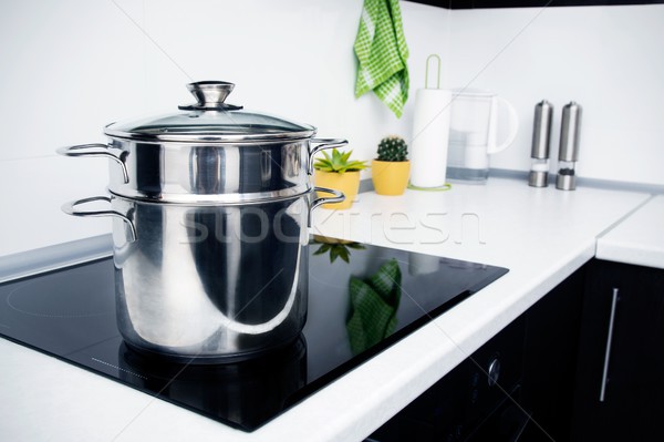 Grand pot modernes cuisine poêle travaux Photo stock © simpson33