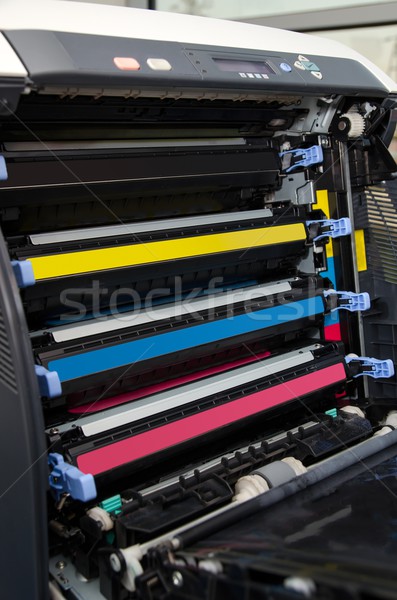 Culoare cu laser imprimantă tehnologie roşu imprima Imagine de stoc © simpson33