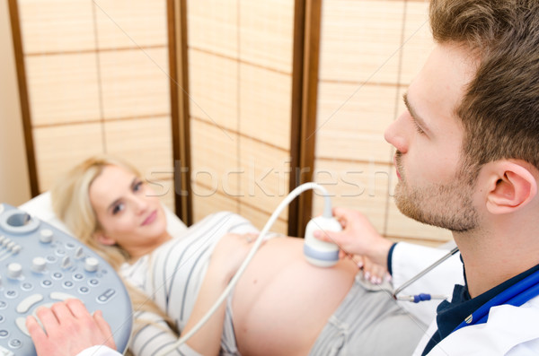 Imagine de stoc: Femeie · gravida · medic · ultrasunete · diagnostic · maşină · femeie