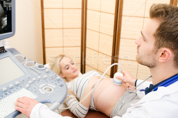 Stockfoto: Zwangere · vrouw · arts · ultrageluid · diagnostisch · machine · vrouw