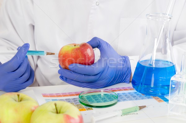 Techniker Spritze genetische Modifikation Früchte Stock foto © simpson33