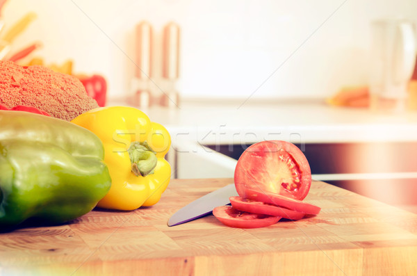 Légumes frais planche à découper tomate poivre brocoli bois [[stock_photo]] © simpson33