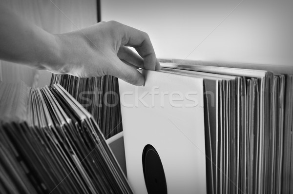 Láda bakelit lemezek zene gyűjtemény feketefehér Stock fotó © sirylok