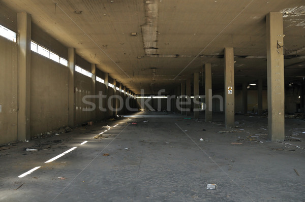 Aufgegeben Fabrik konkrete Innenraum schmutzigen Stock Stock foto © sirylok