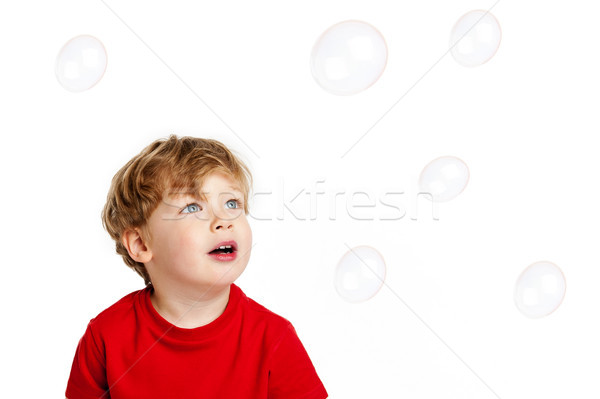 Drăguţ băiat joc bule shot Imagine de stoc © SLP_London
