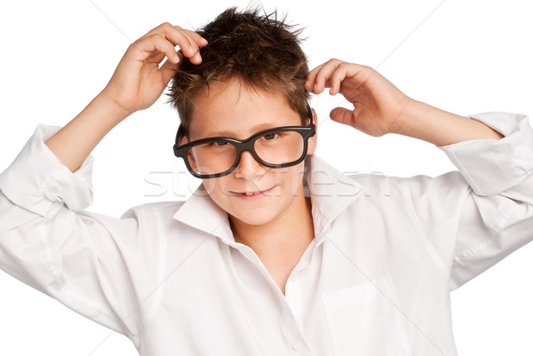 Băiat alb cămaşă mare ochelari drăguţ Imagine de stoc © SLP_London