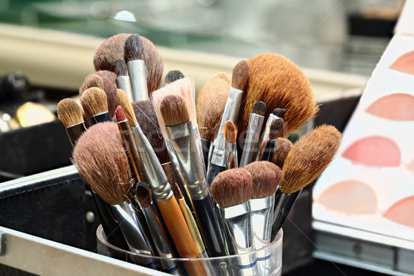 Make-up artist grup faţă perie instrument profesional Imagine de stoc © smuay